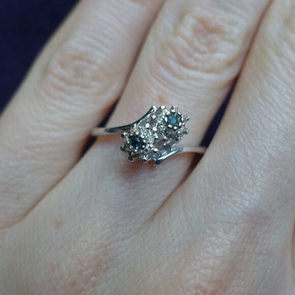 dainty darling bypass ring in 14k white gold plate - Picture 3 of 6